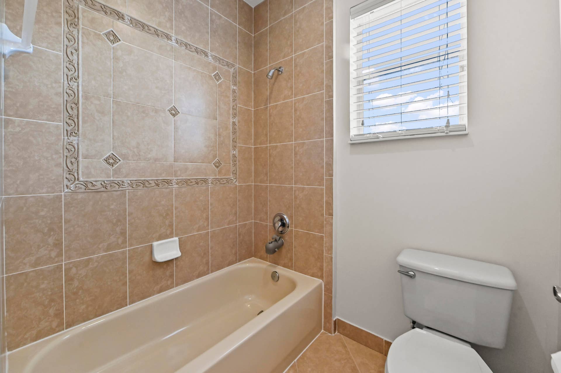 31 Bathroom 02