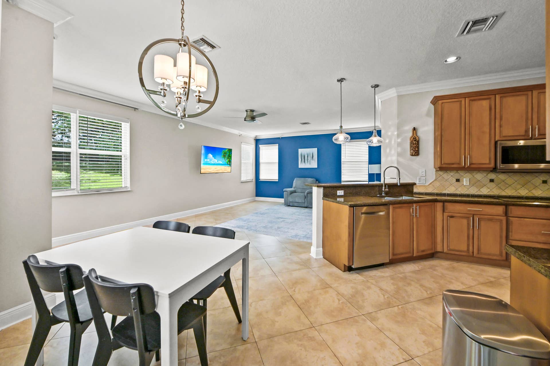08 Dining room 01