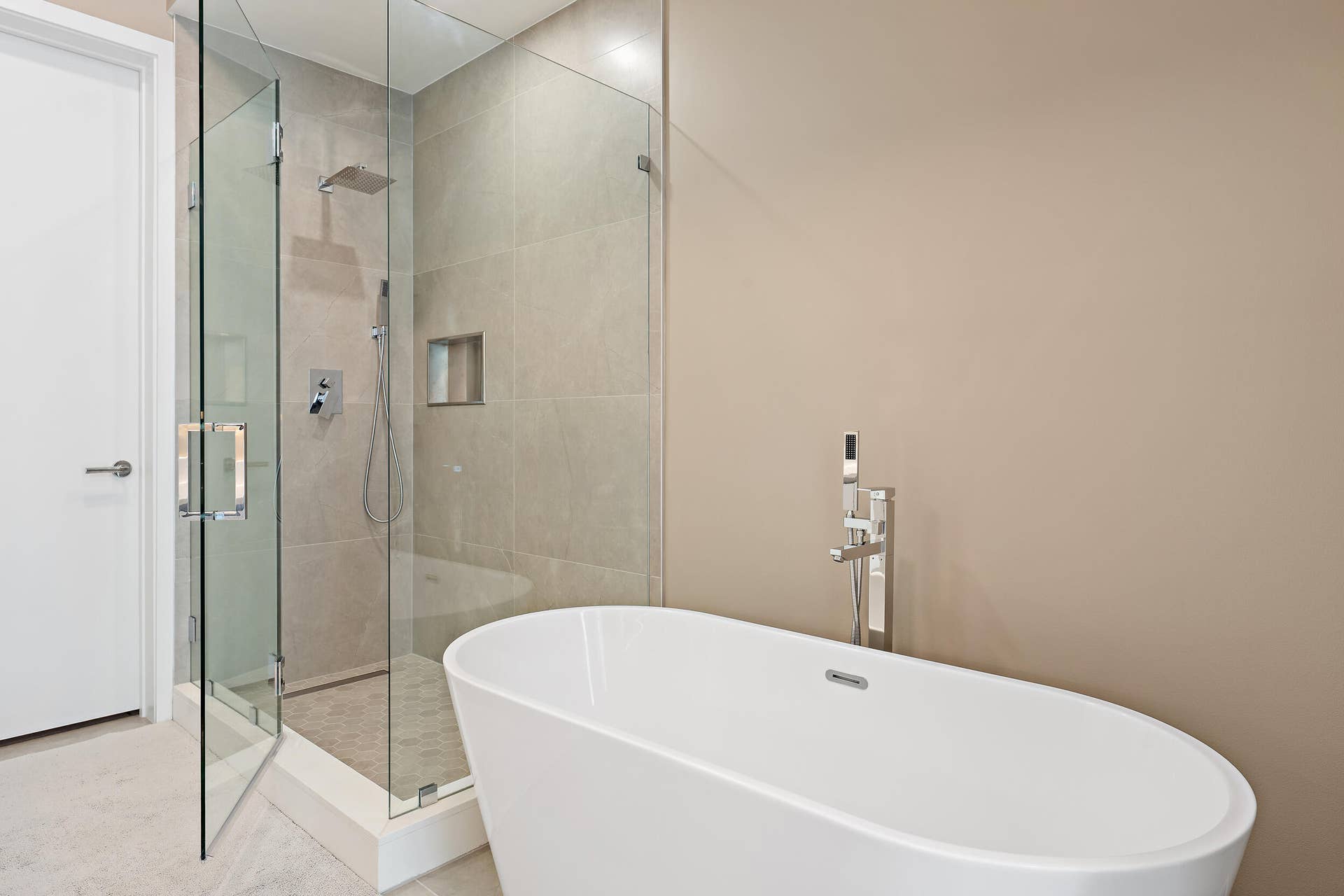 220 Lake Shore Drive, #1402, Lake Park, FL 33403 Primary Bathroom