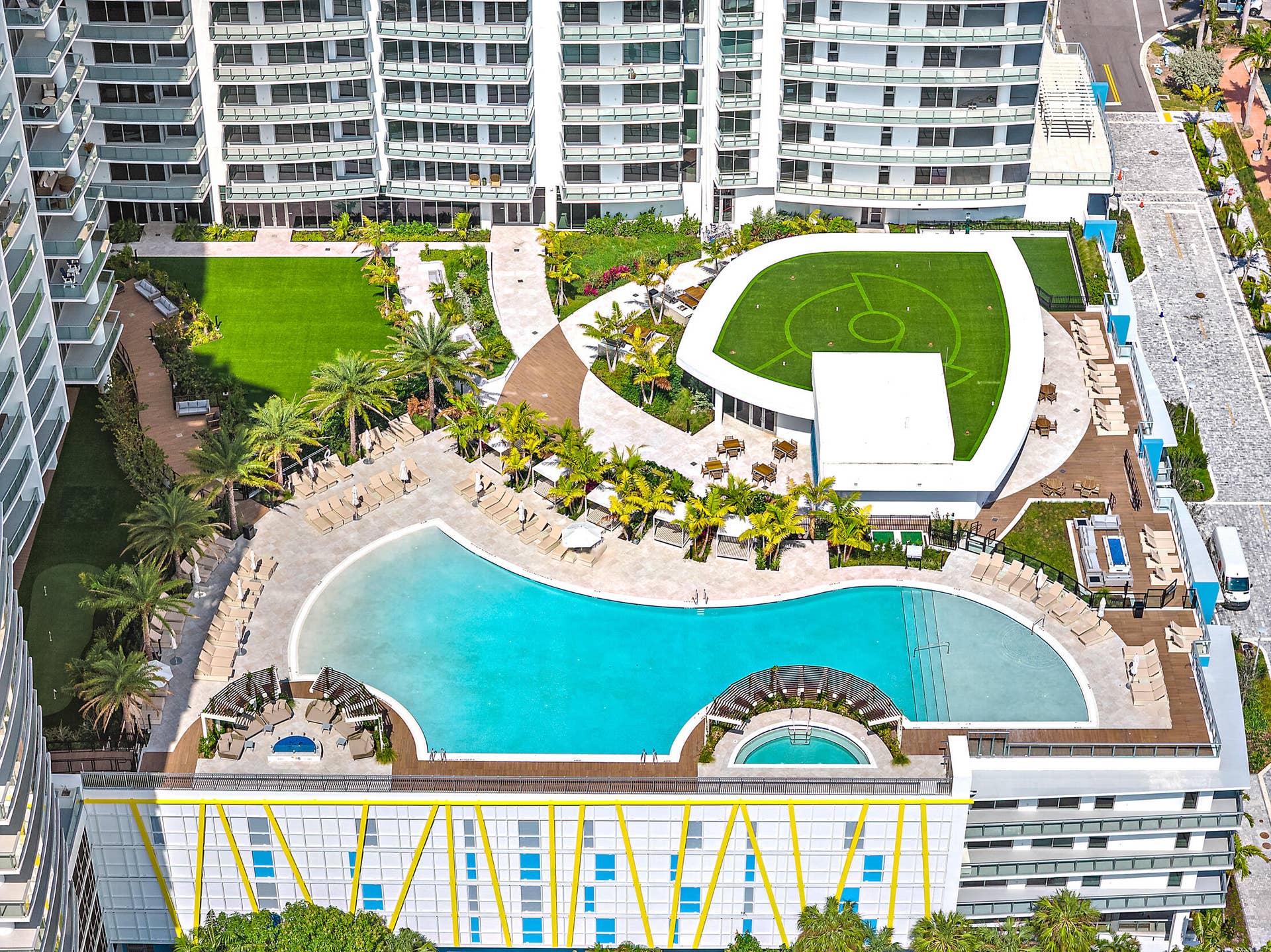 220 Lake Shore Drive, #1402, Lake Park, FL 33403 6th Floor - Pool