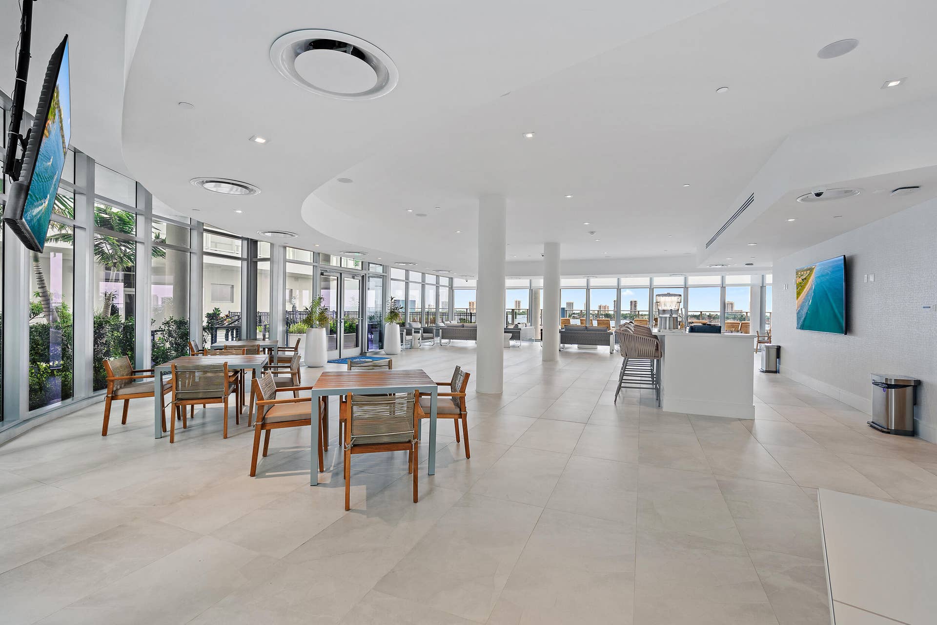 220 Lake Shore Drive, #1402, Lake Park, FL 33403 6th Floor Resident Pavilion