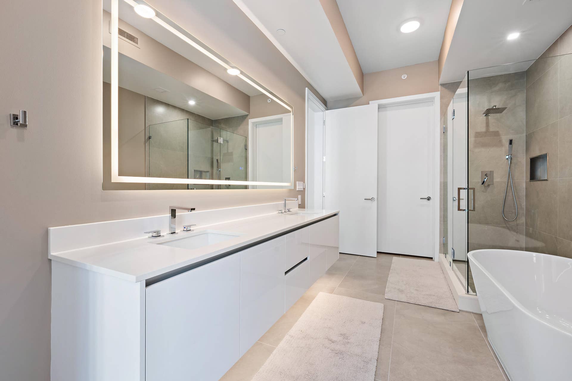 220 Lake Shore Drive, #1402, Lake Park, FL 33403 Primary Bathroom