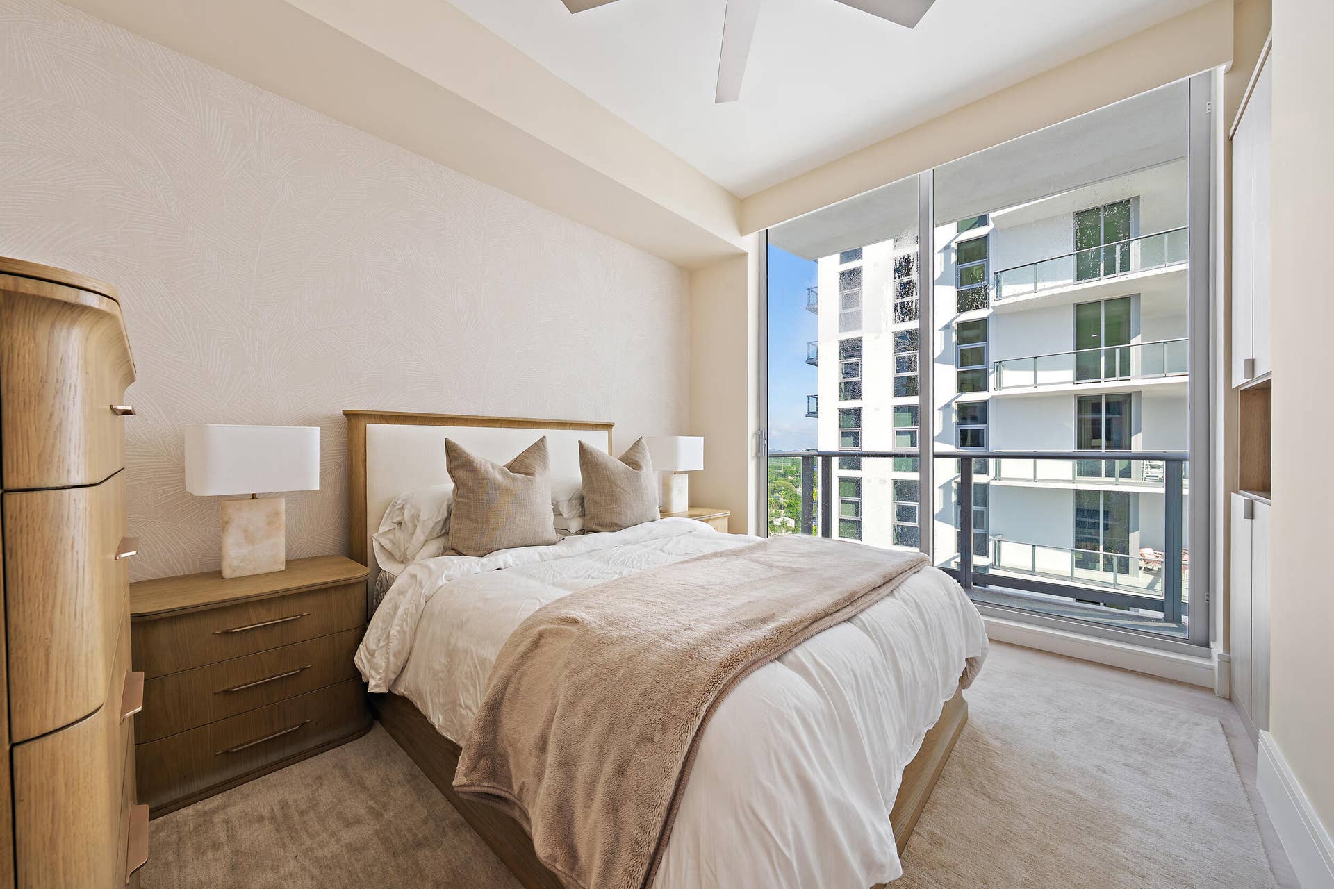 220 Lake Shore Drive, #1402, Lake Park, FL 33403 Guest Bedroom
