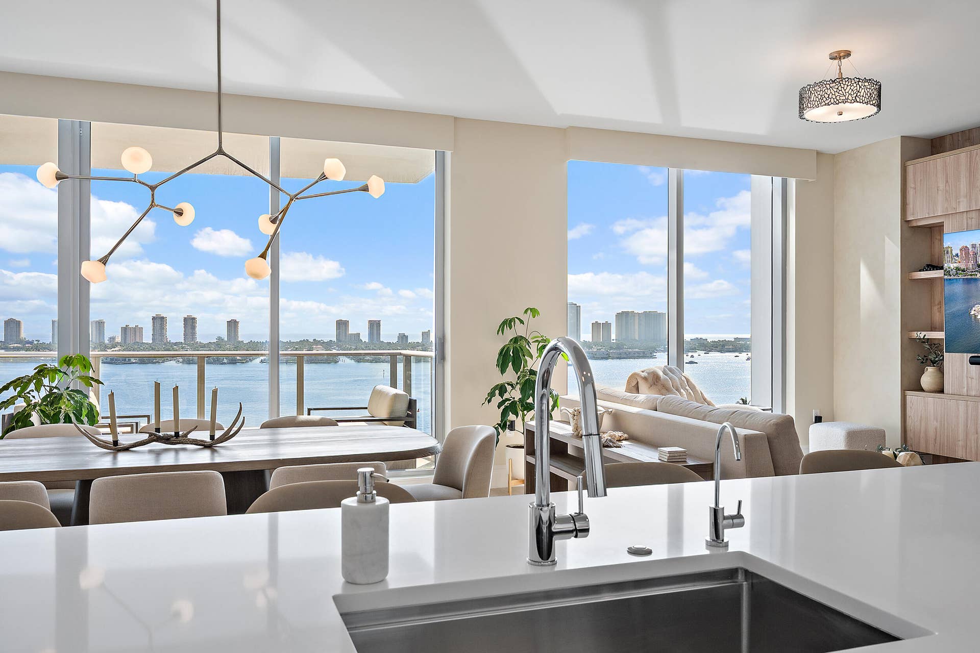 220 Lake Shore Drive, #1402, Lake Park, FL 33403 Kitchen