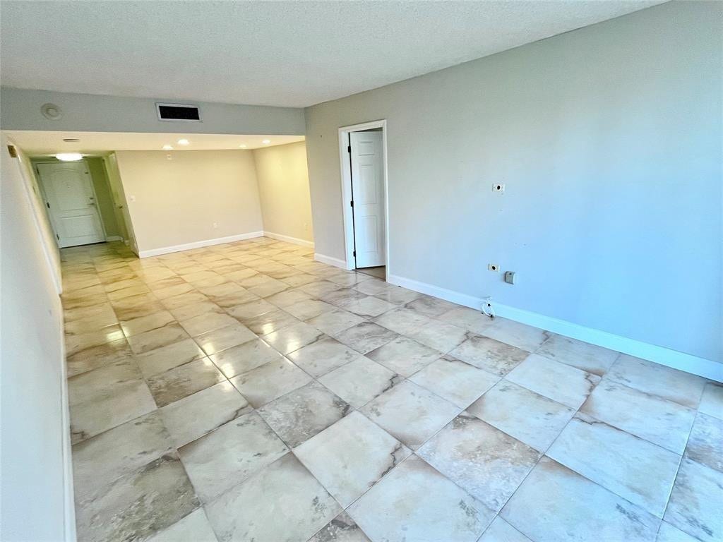 3625 N Country Club Drive, #210, Aventura, FL 33180 Photo 10