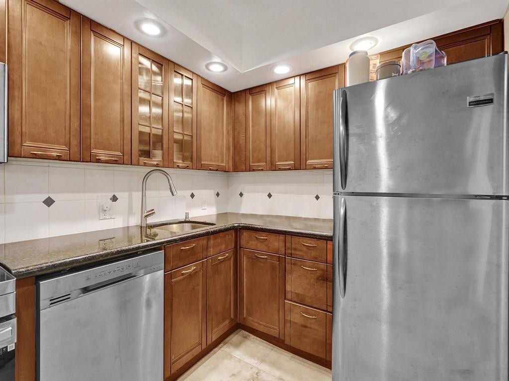 3625 N Country Club Drive, #210, Aventura, FL 33180 Photo 6