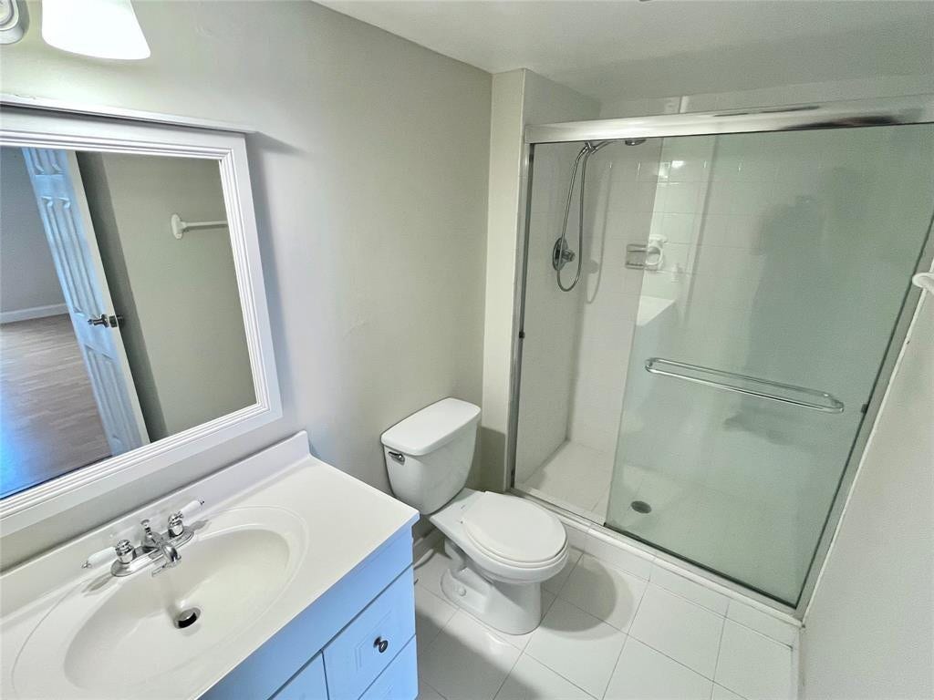 3625 N Country Club Drive, #210, Aventura, FL 33180 Photo 18