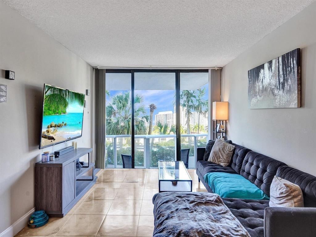 3625 N Country Club Drive, #210, Aventura, FL 33180 Photo 8