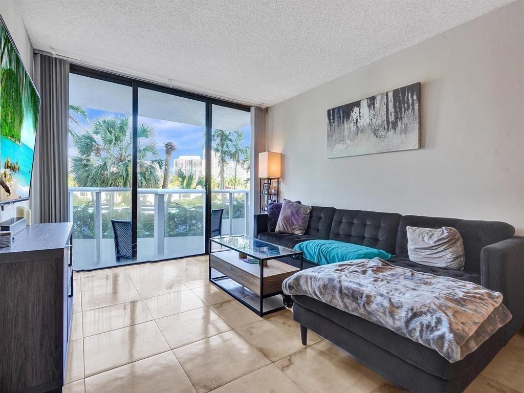 3625 N Country Club Drive, #210, Aventura, FL 33180 Photo 9