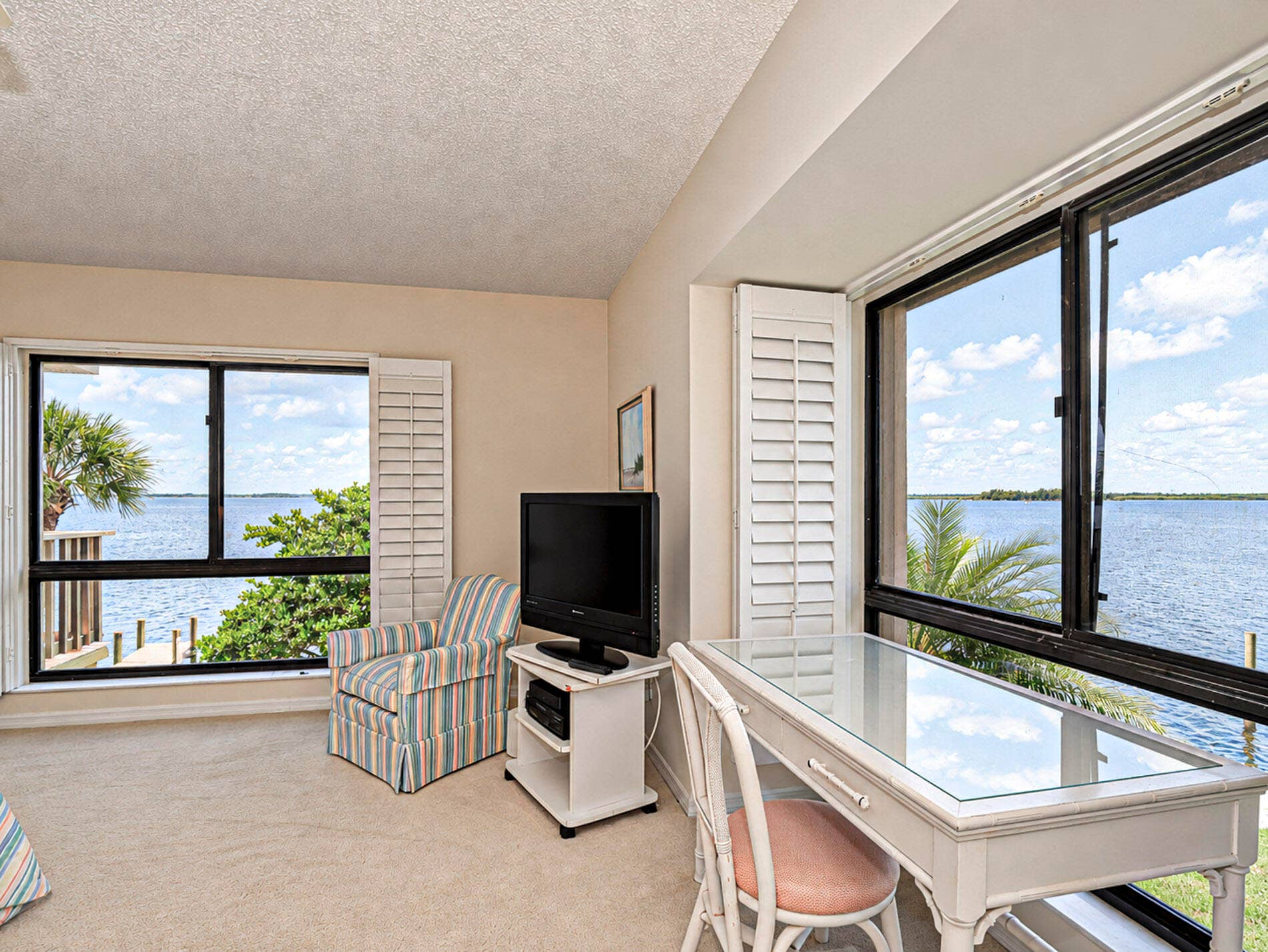 1860 Bay Road, Vero Beach, FL 32963 27