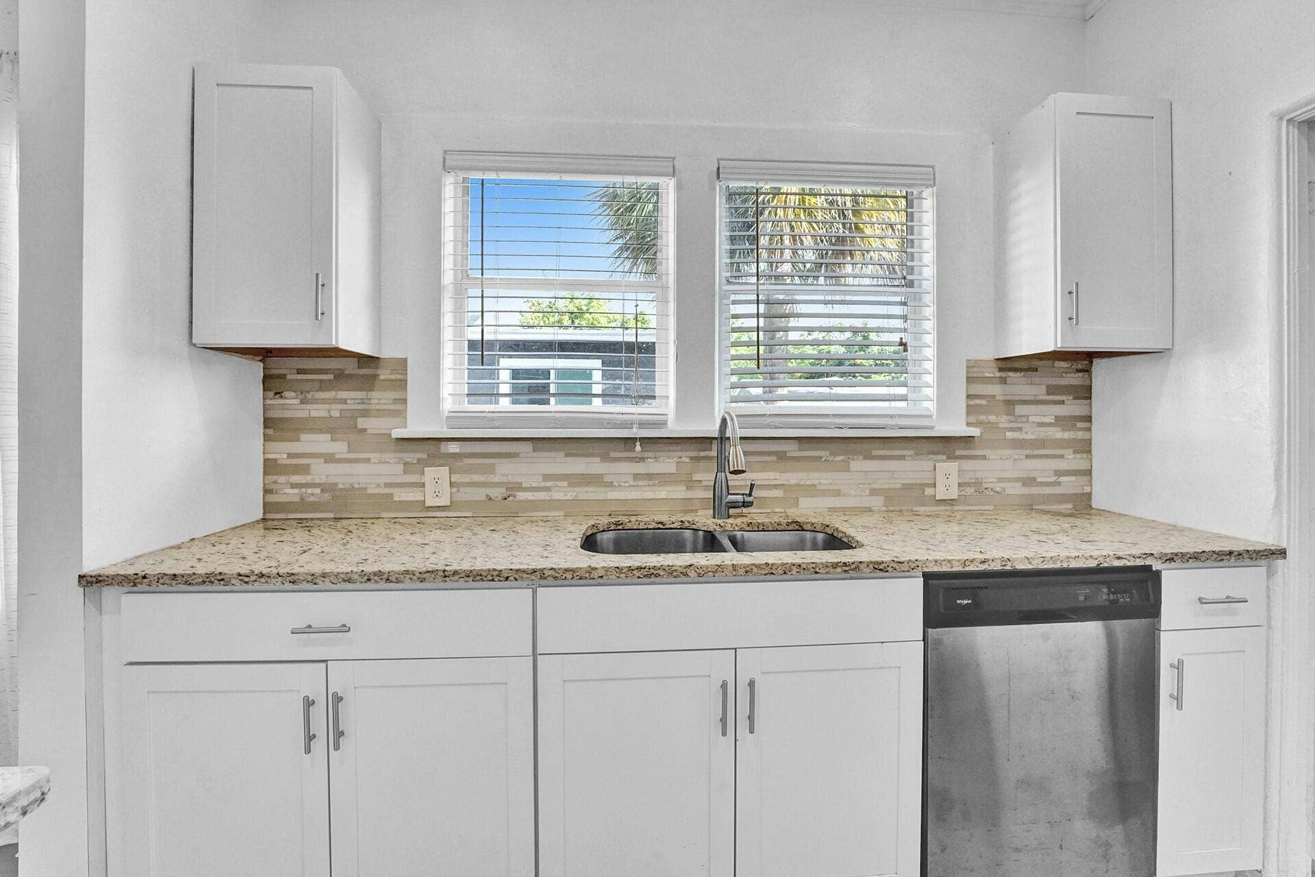 3910 GREENWOOD Avenue, West Palm Beach, West Palm Beach, FL 33407 Kithen