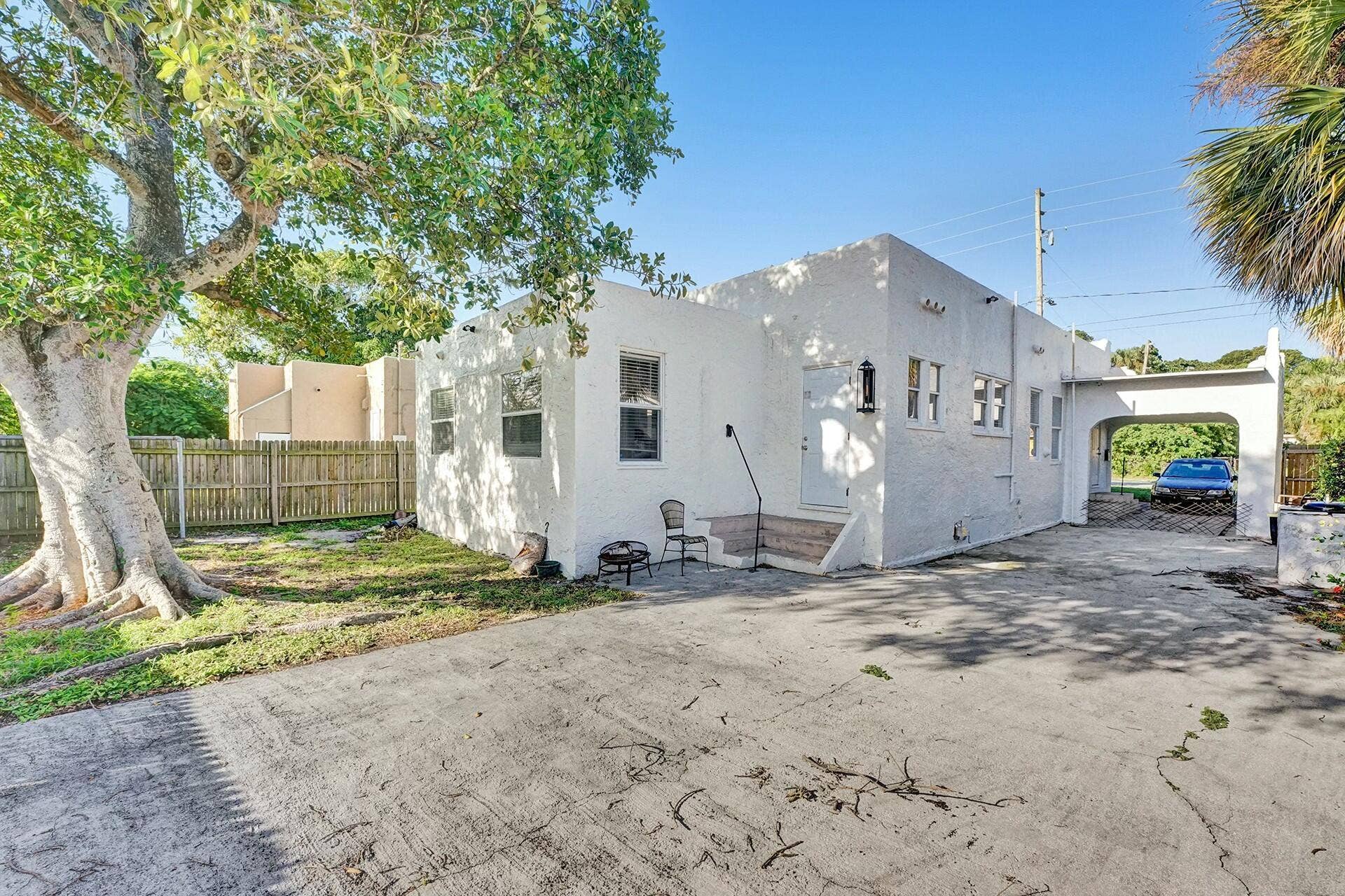 3910 GREENWOOD Avenue, West Palm Beach, West Palm Beach, FL 33407 Backyard