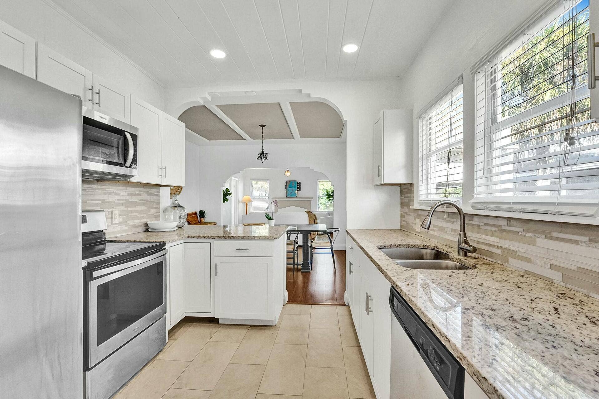 3910 GREENWOOD Avenue, West Palm Beach, West Palm Beach, FL 33407 Kithen
