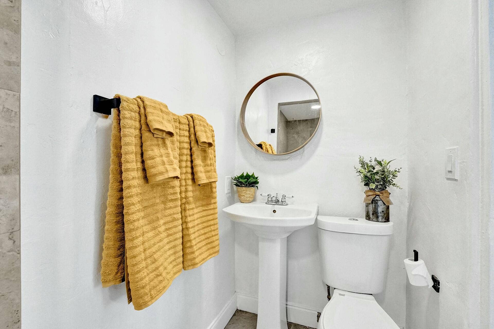 3910 GREENWOOD Avenue, West Palm Beach, West Palm Beach, FL 33407 Primary Bathroom