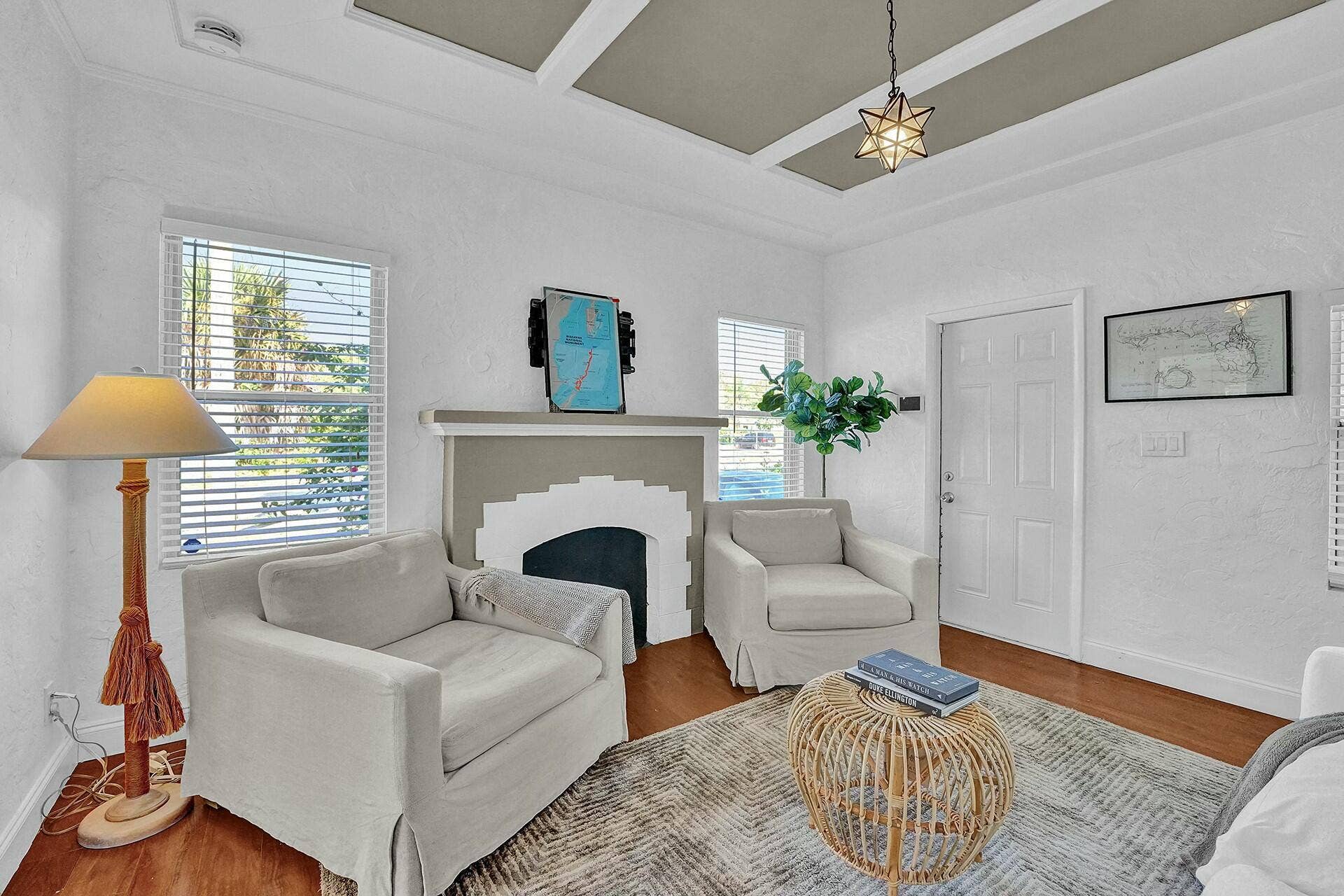 3910 GREENWOOD Avenue, West Palm Beach, West Palm Beach, FL 33407 Living Room