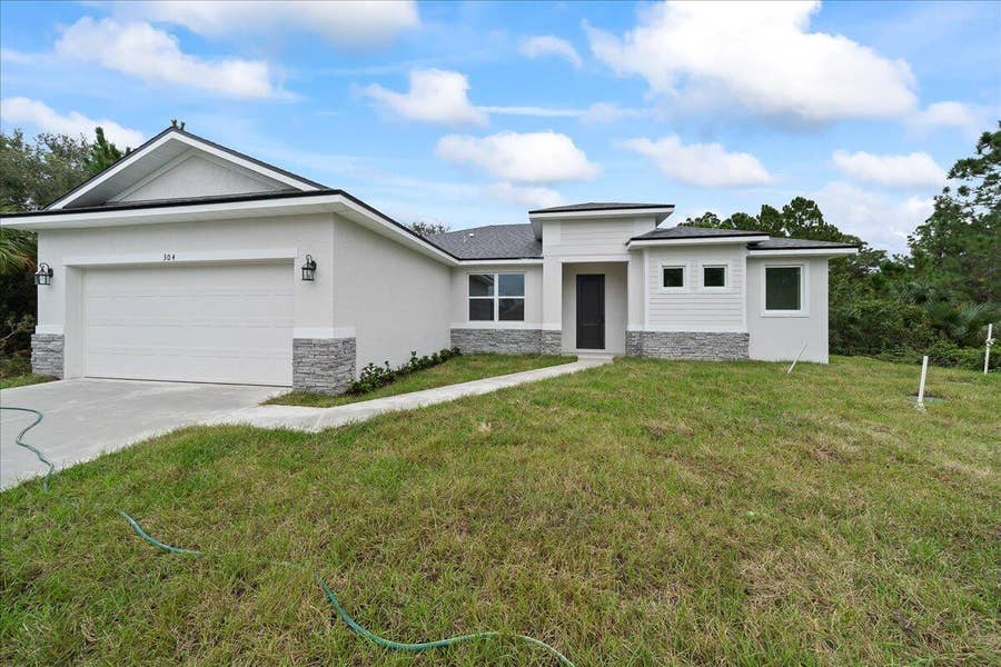 Property photo for 625 Russ Road, Fort Pierce, FL