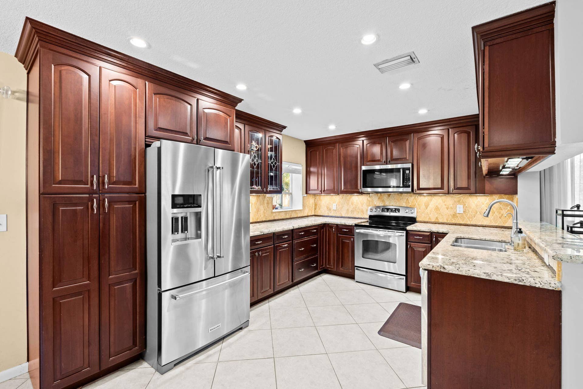 9843 NW 2ND Court, Plantation, FL 33324 19-web-or-mls-A7401919