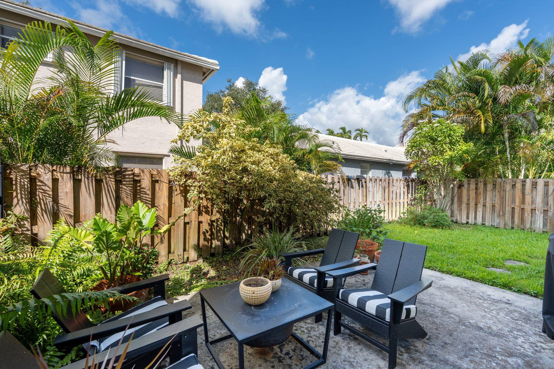 9843 NW 2ND Court, Plantation, FL 33324 41-web-or-mls-A7401832