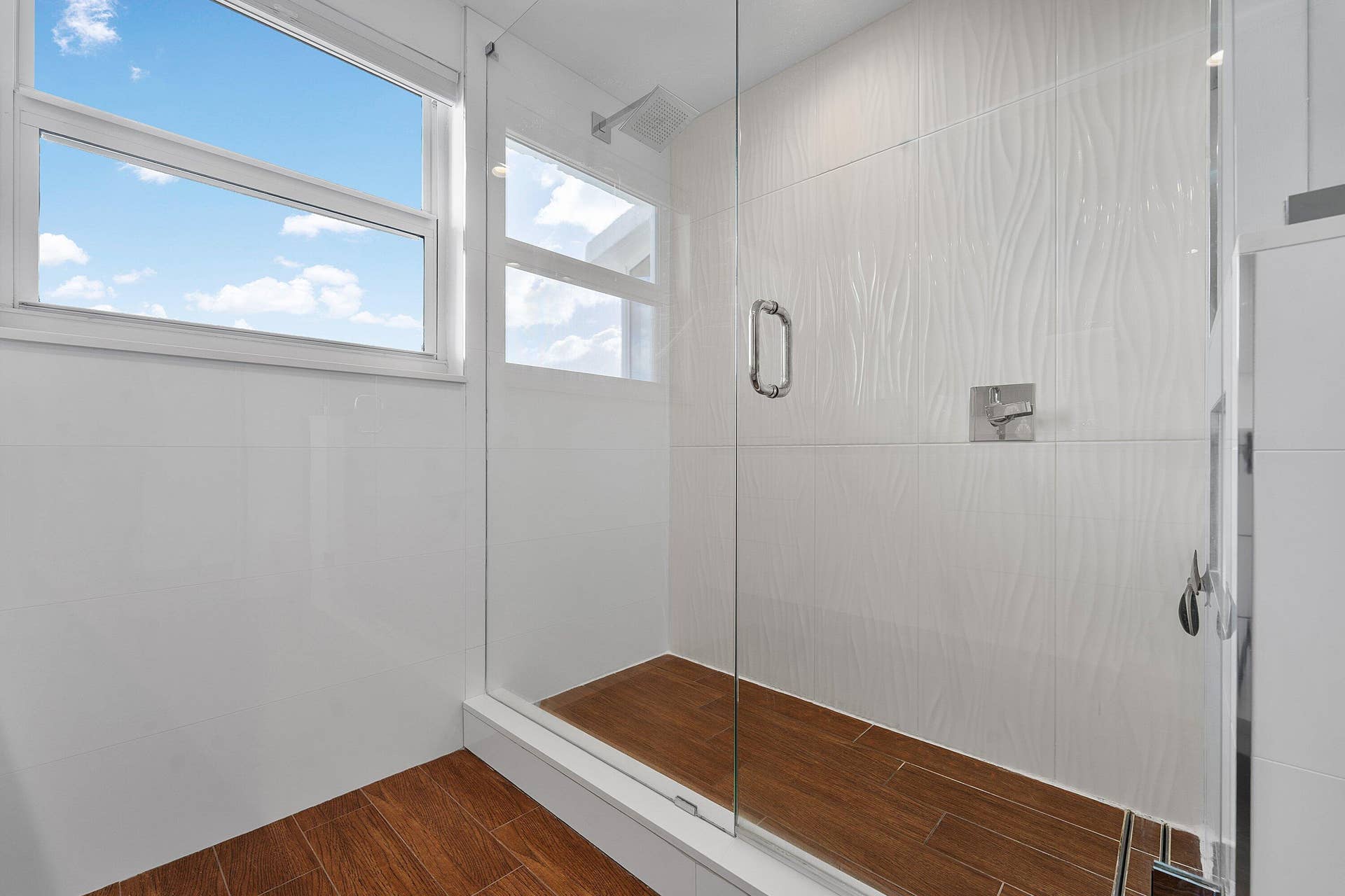 Walk-In - Beautiful Tile
