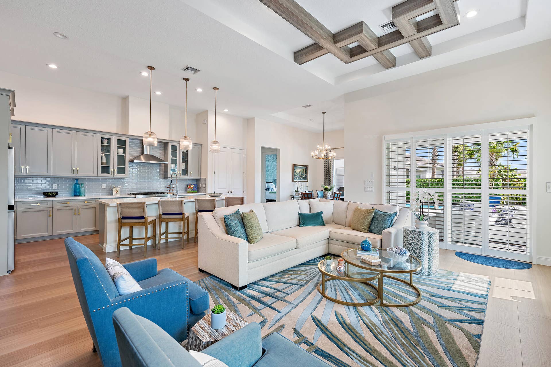 10038 Regency Way, Palm Beach Gardens, FL 33412 Living Room