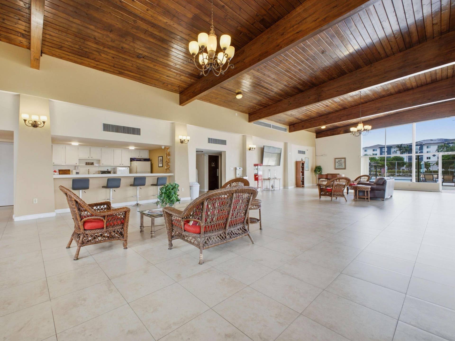 500 Executive Center Drive, #5M, West Palm Beach, FL 33401 500 Executive Center Dr 5M - Clubhouse