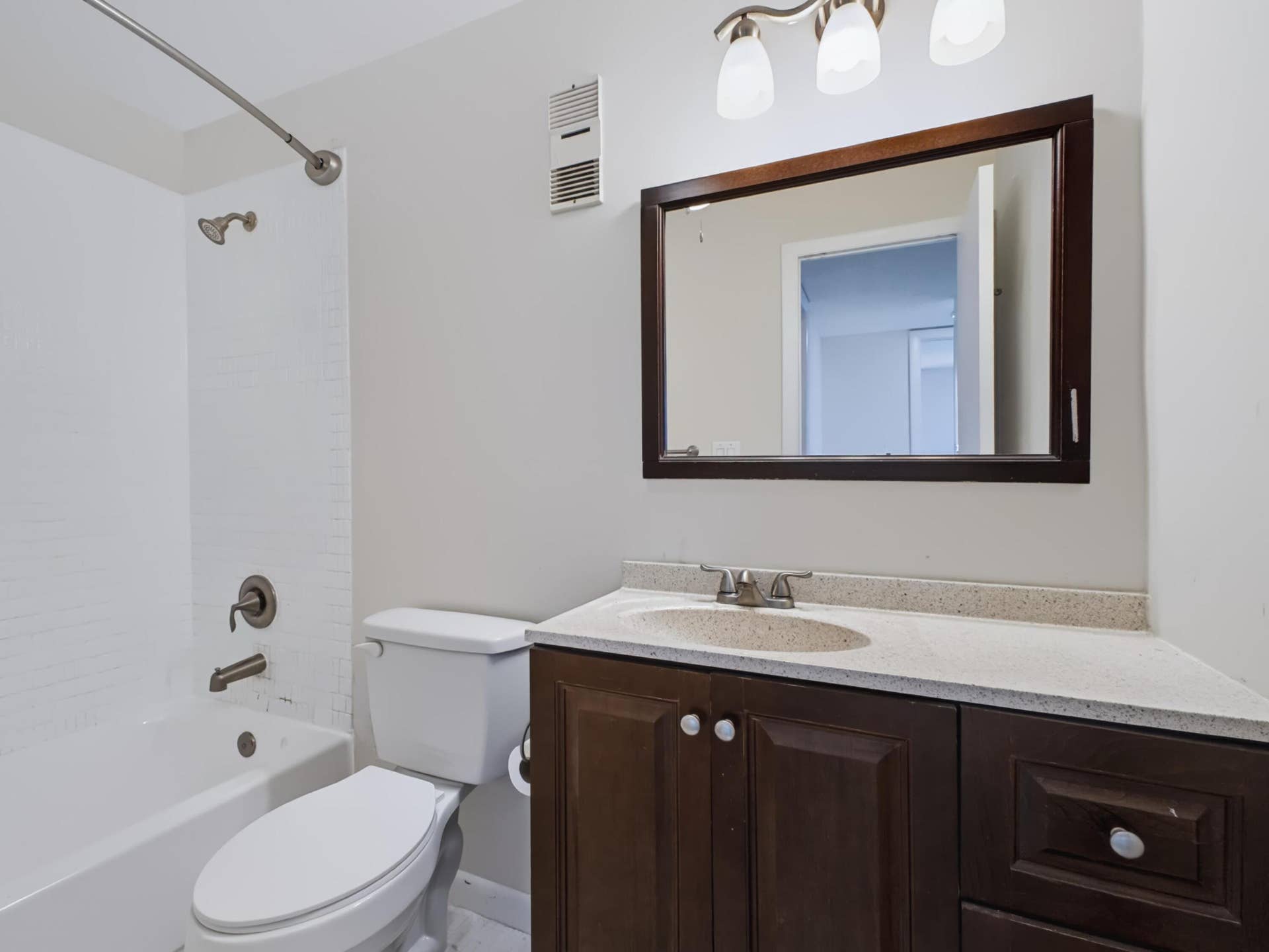 500 Executive Center Drive, #5M, West Palm Beach, FL 33401 500 Executive Center Dr 5M - Bathroom
