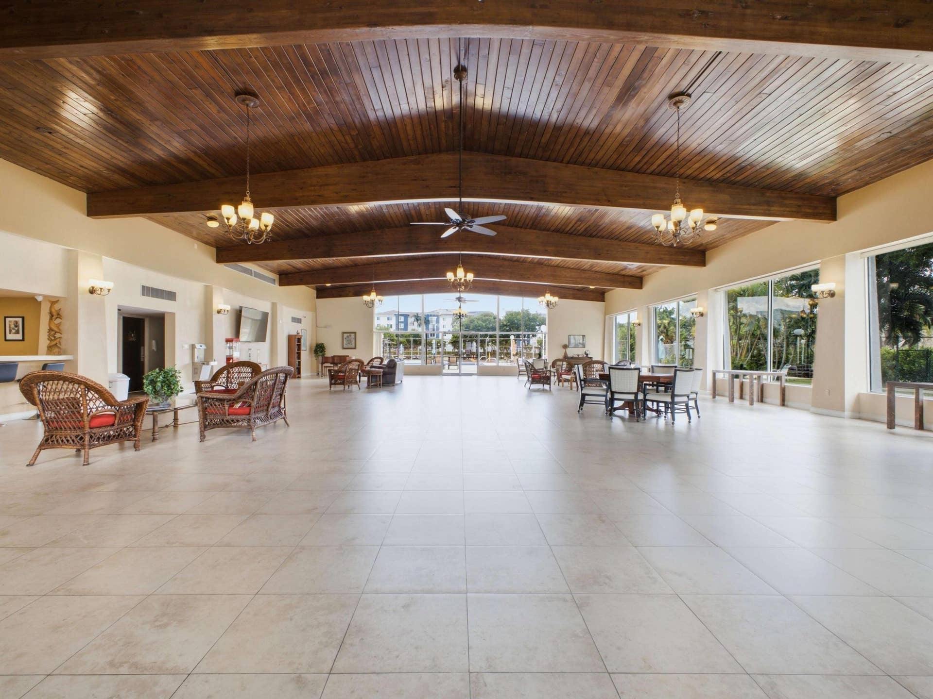 500 Executive Center Drive, #5M, West Palm Beach, FL 33401 500 Executive Center Dr 5M - Clubhouse