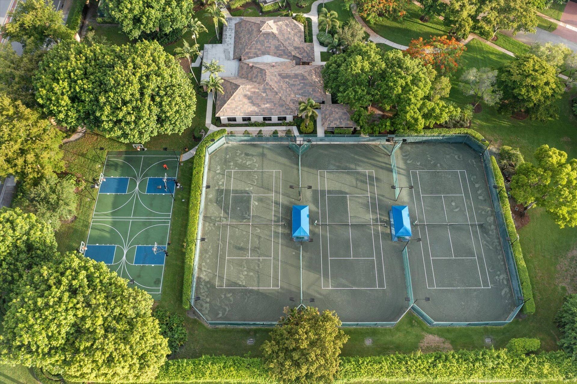 4475 Woodfield Boulevard, Boca Raton, FL 33434 Tennis/Sport Cournt