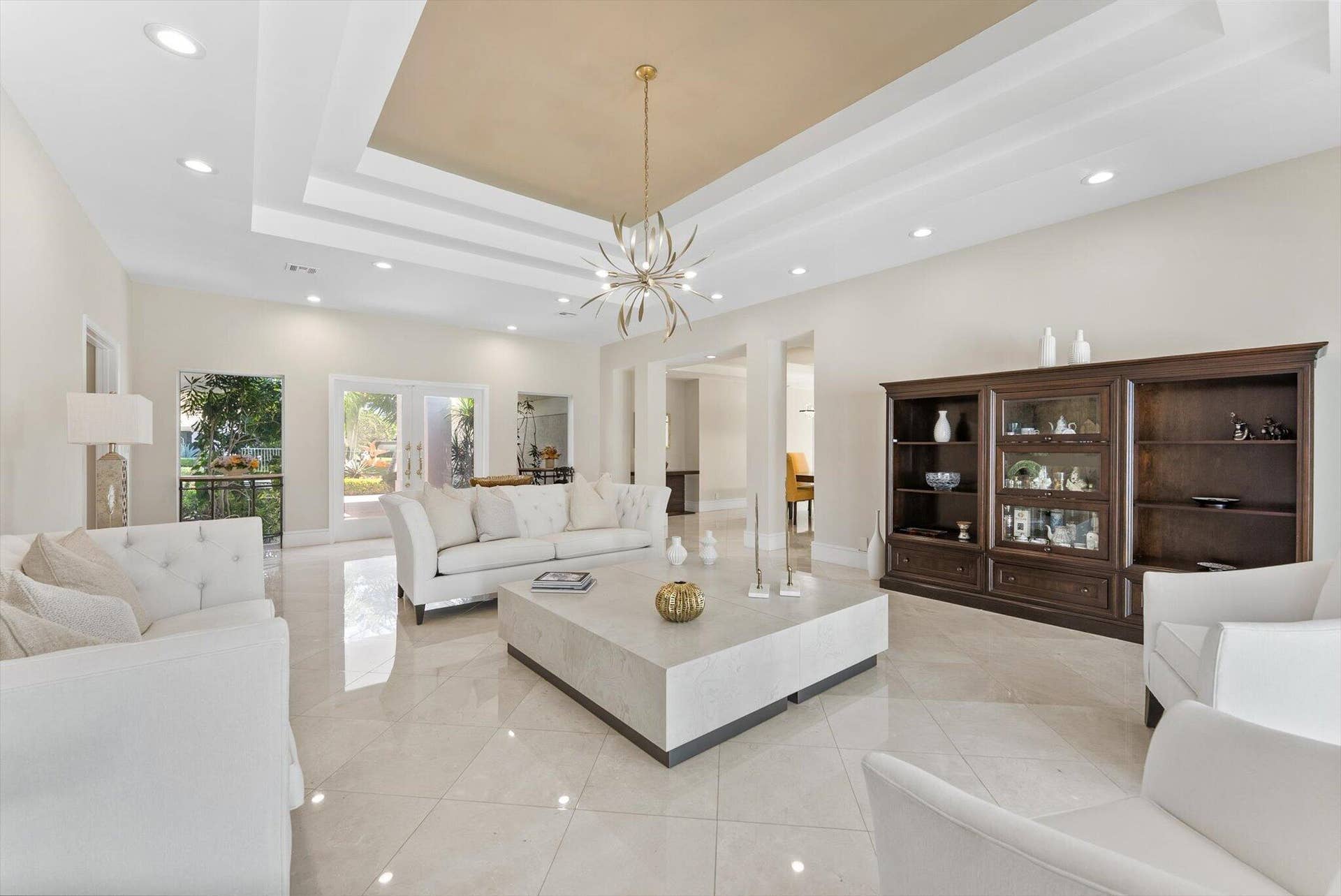 4475 Woodfield Boulevard, Boca Raton, FL 33434 Living Room