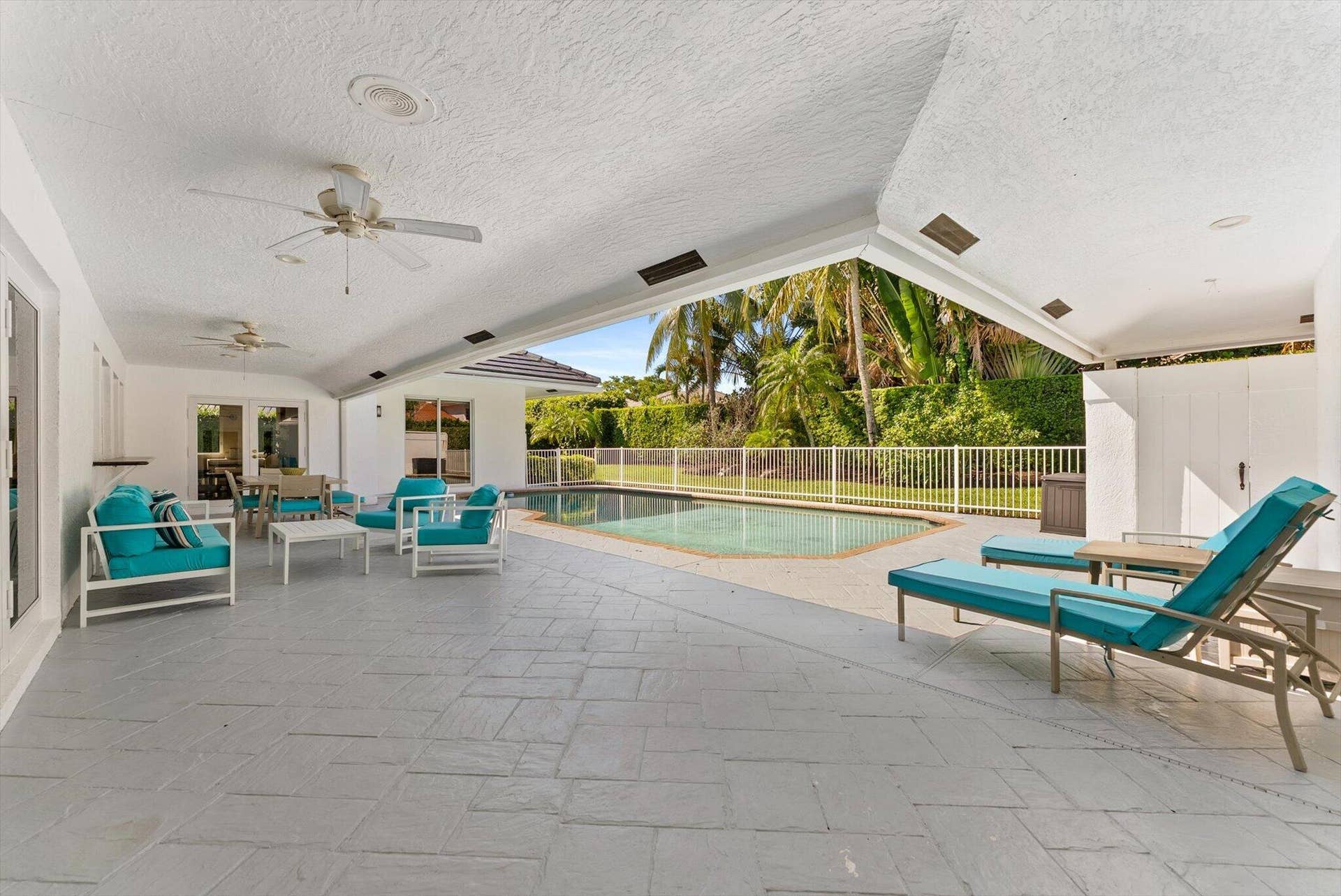 4475 Woodfield Boulevard, Boca Raton, FL 33434 Covered Patio
