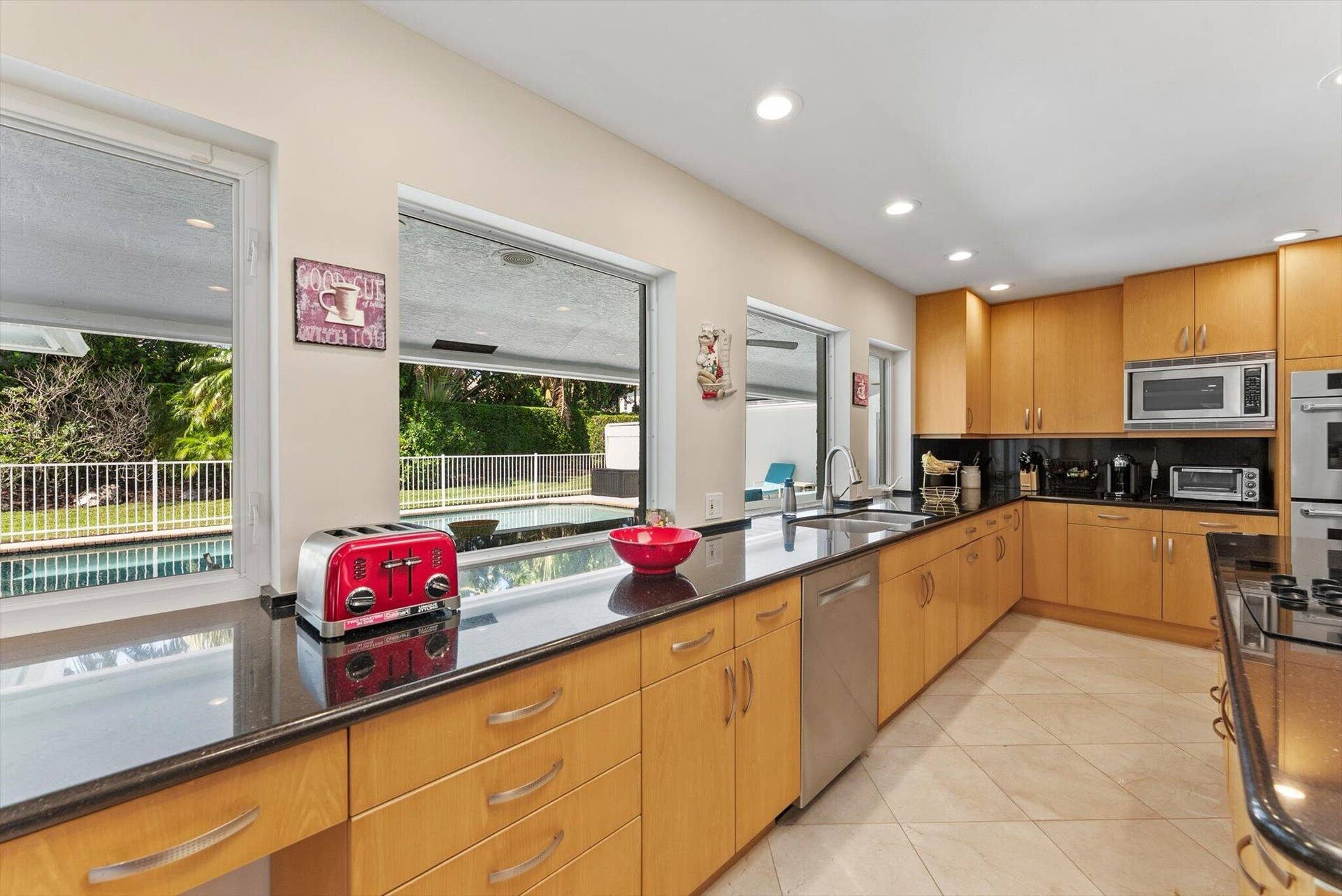 4475 Woodfield Boulevard, Boca Raton, FL 33434 Kitchen