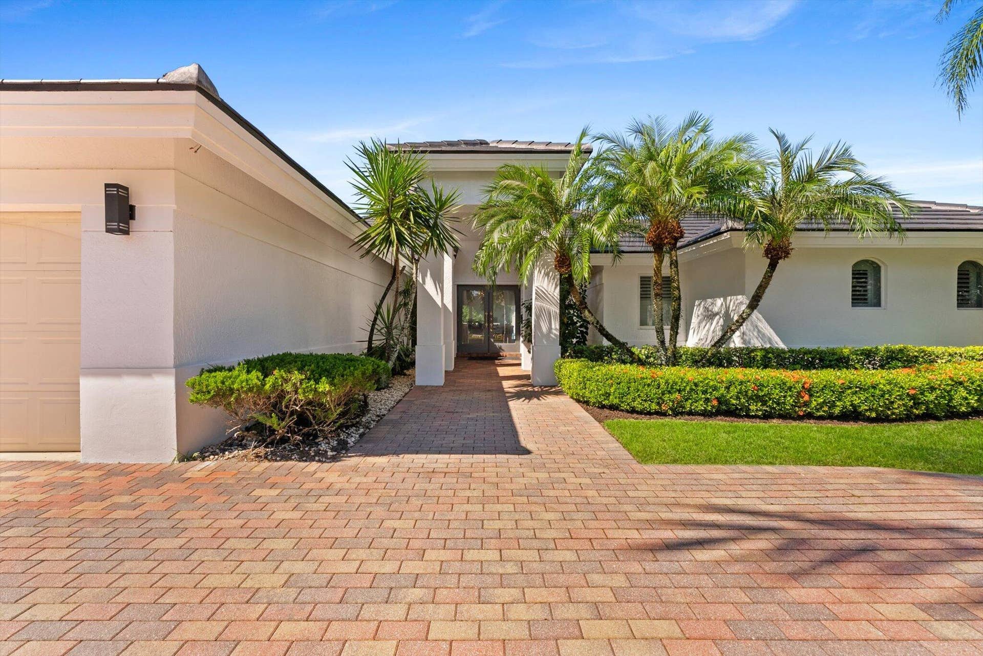 4475 Woodfield Boulevard, Boca Raton, FL 33434 Front Entrance
