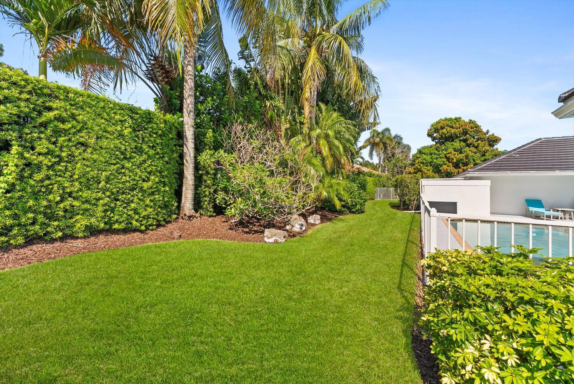 4475 Woodfield Boulevard, Boca Raton, FL 33434 Yard