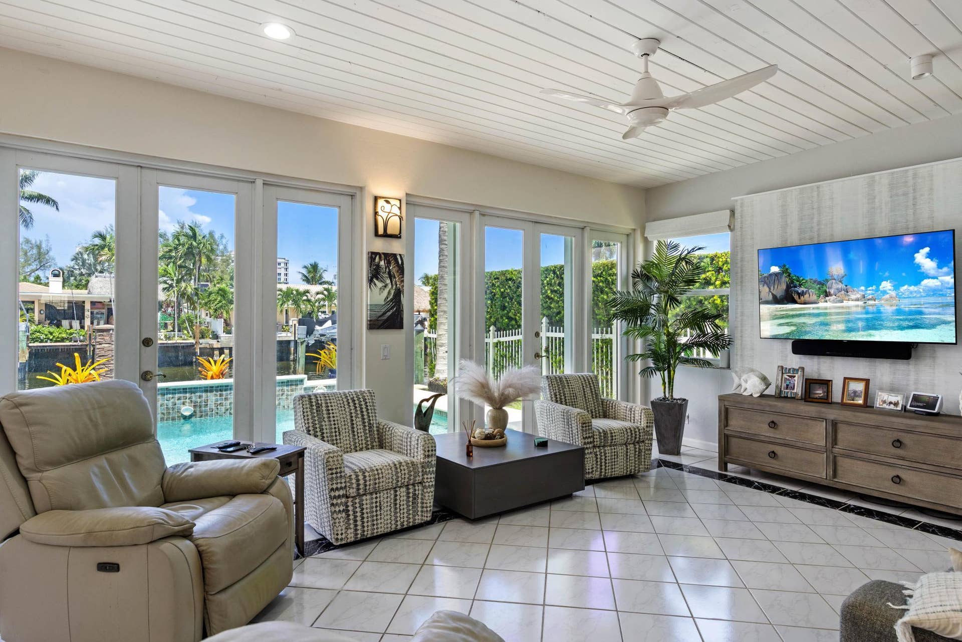 2851 NE 11TH Street, Pompano Beach, FL 33062 Family Room