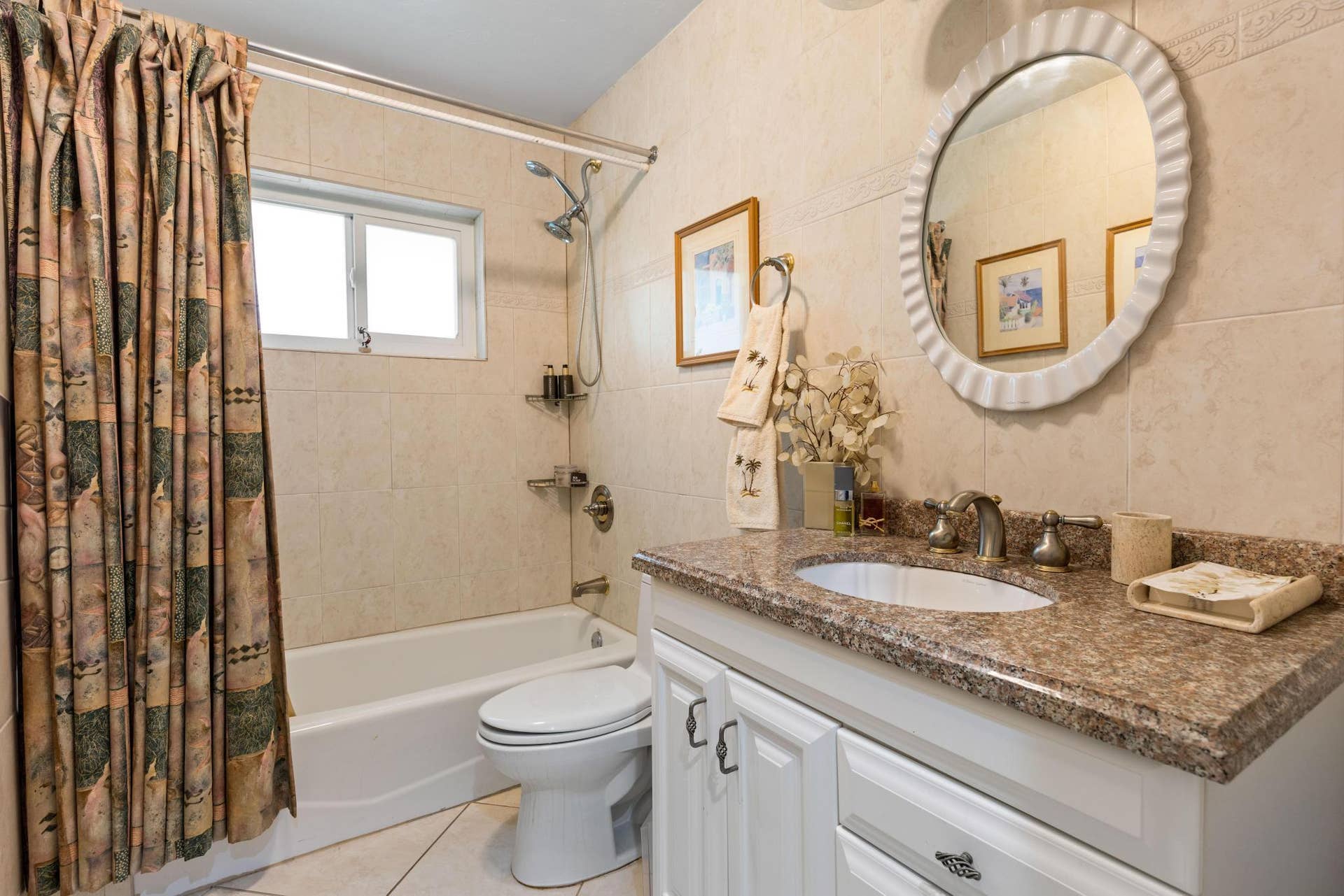 2851 NE 11TH Street, Pompano Beach, FL 33062 Secondary Bathroom