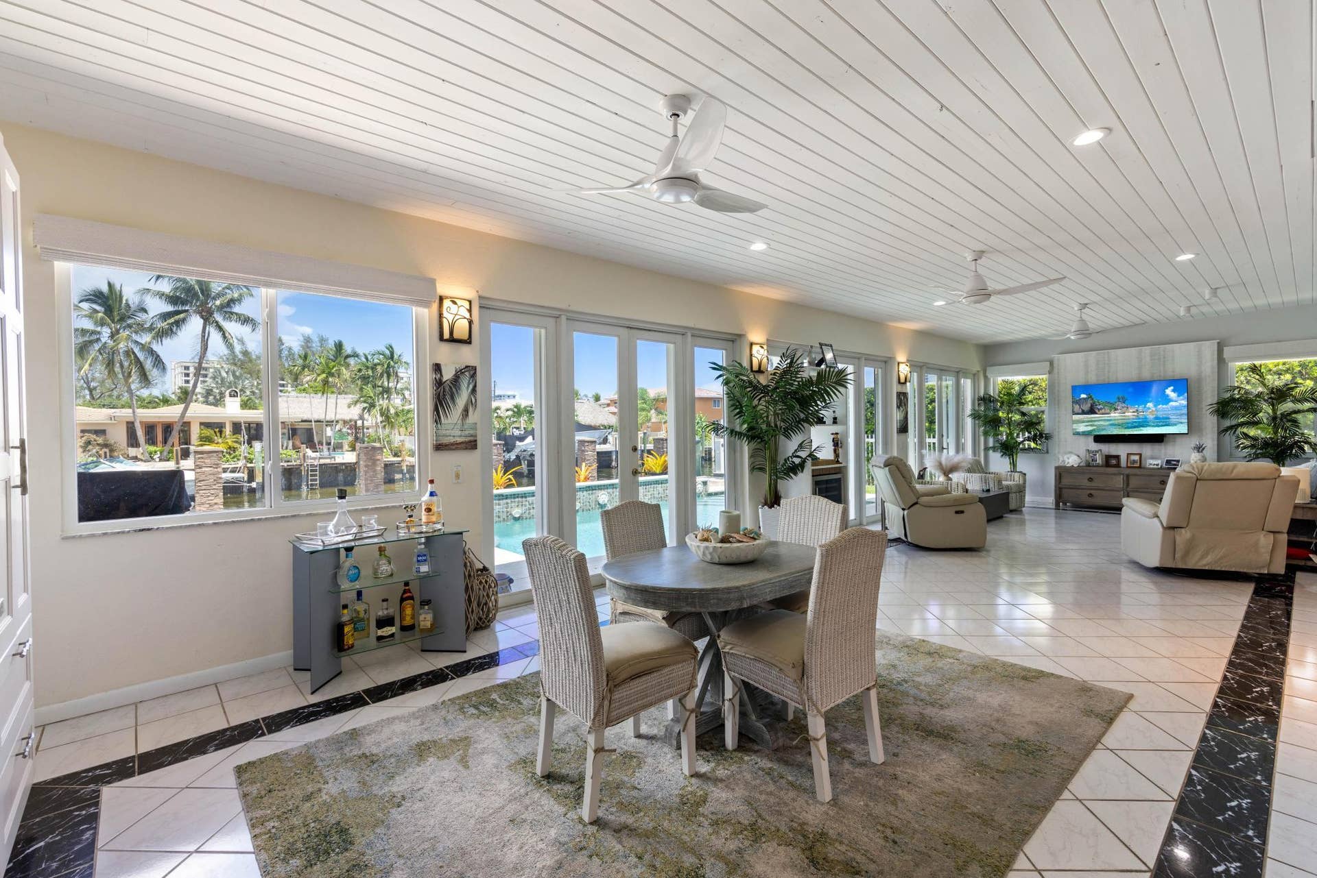 2851 NE 11TH Street, Pompano Beach, FL 33062 Family Room - Dining Area
