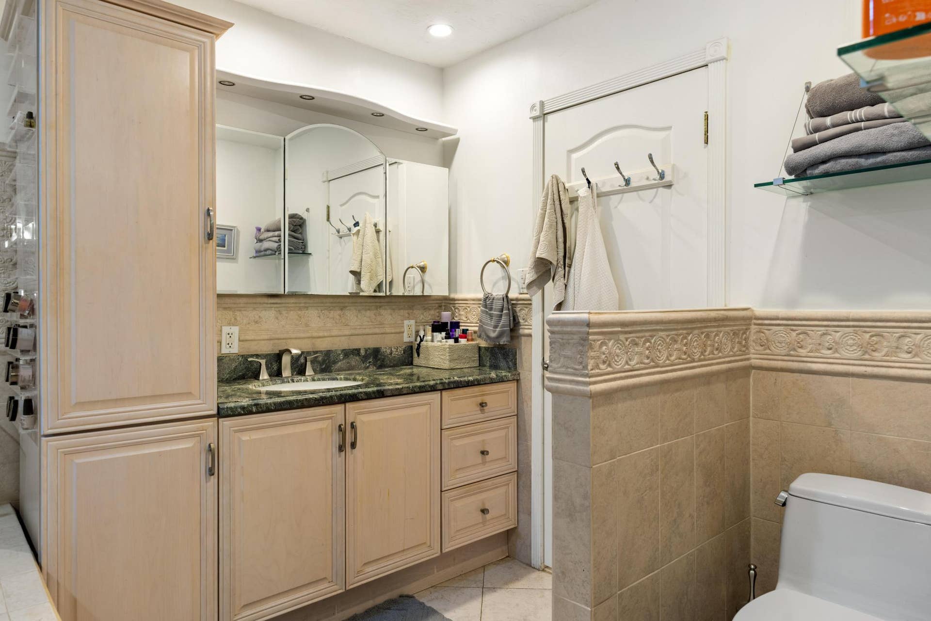 2851 NE 11TH Street, Pompano Beach, FL 33062 Master bath
