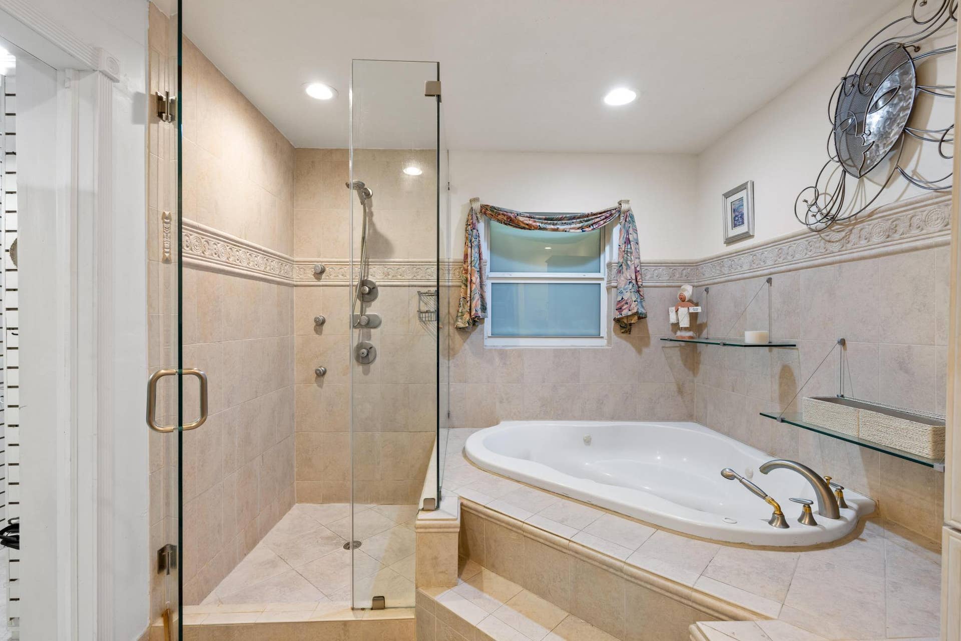 2851 NE 11TH Street, Pompano Beach, FL 33062 Master Bath