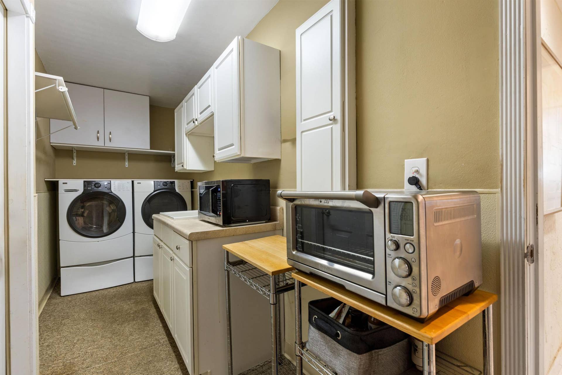 2851 NE 11TH Street, Pompano Beach, FL 33062 Laundry