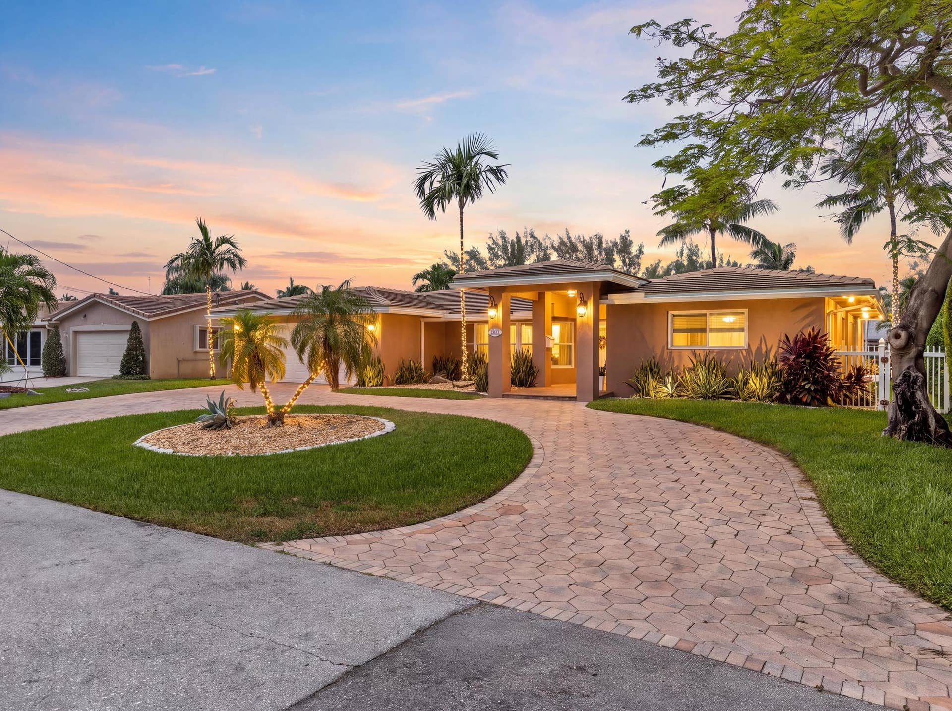 2851 NE 11TH Street, Pompano Beach, FL 33062 Front of Home