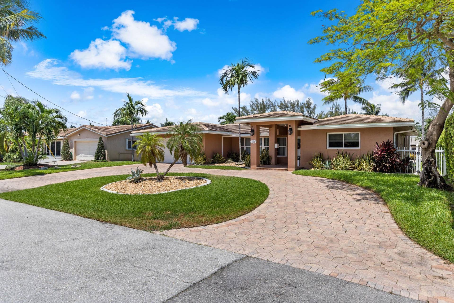 2851 NE 11TH Street, Pompano Beach, FL 33062 Front of Home