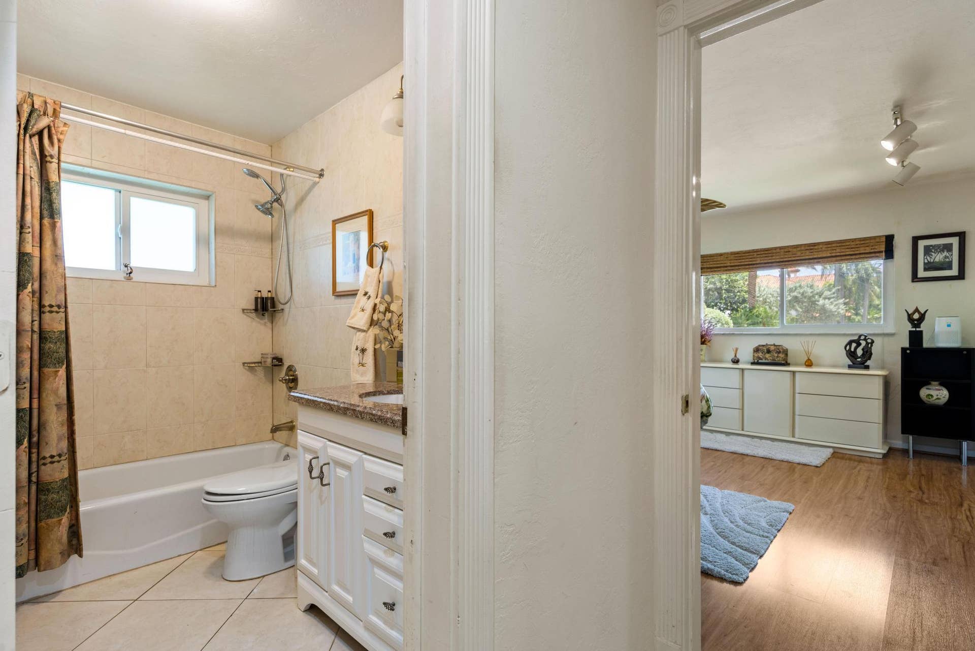 2851 NE 11TH Street, Pompano Beach, FL 33062 Secondary Bathroom