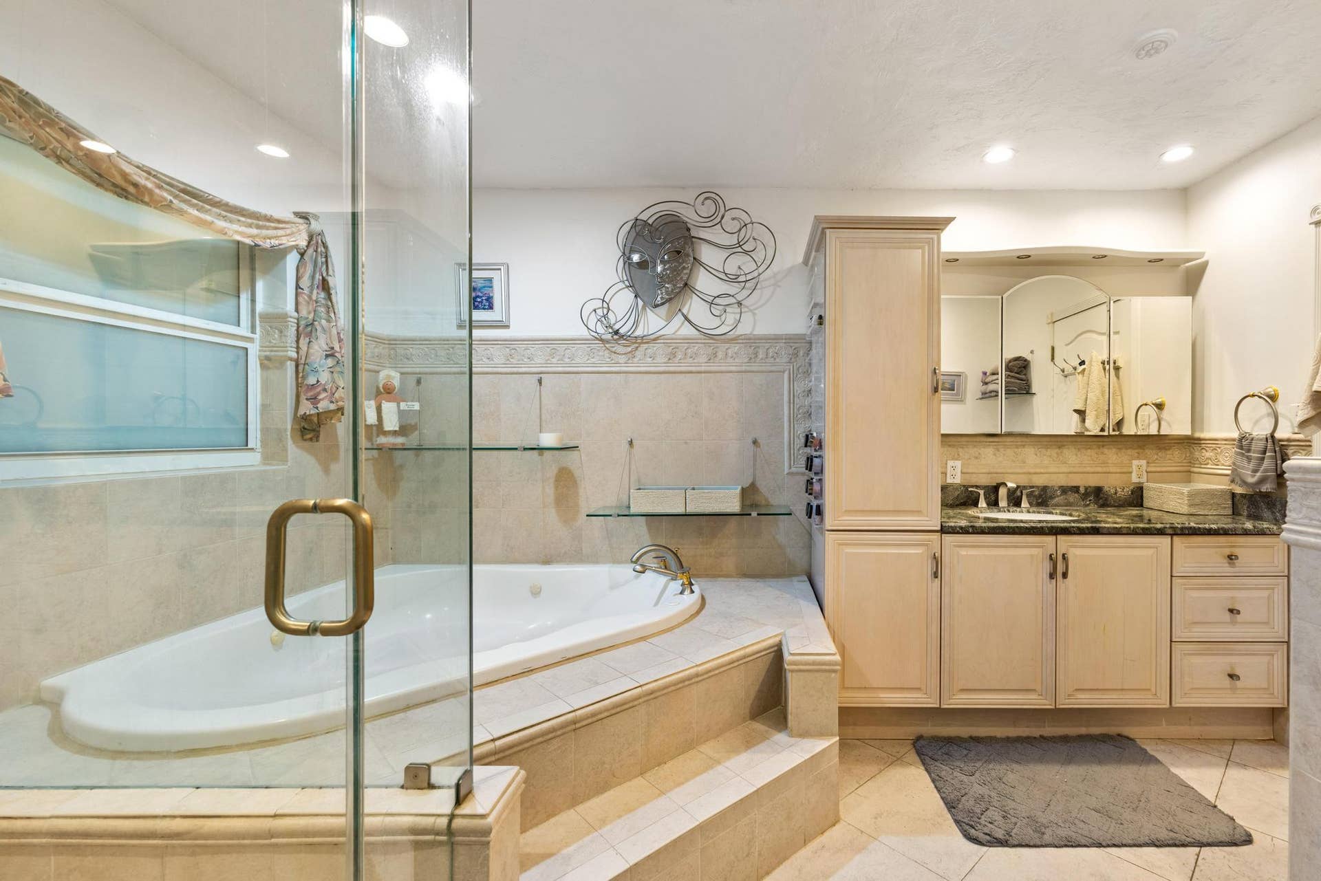 2851 NE 11TH Street, Pompano Beach, FL 33062 Master Bath
