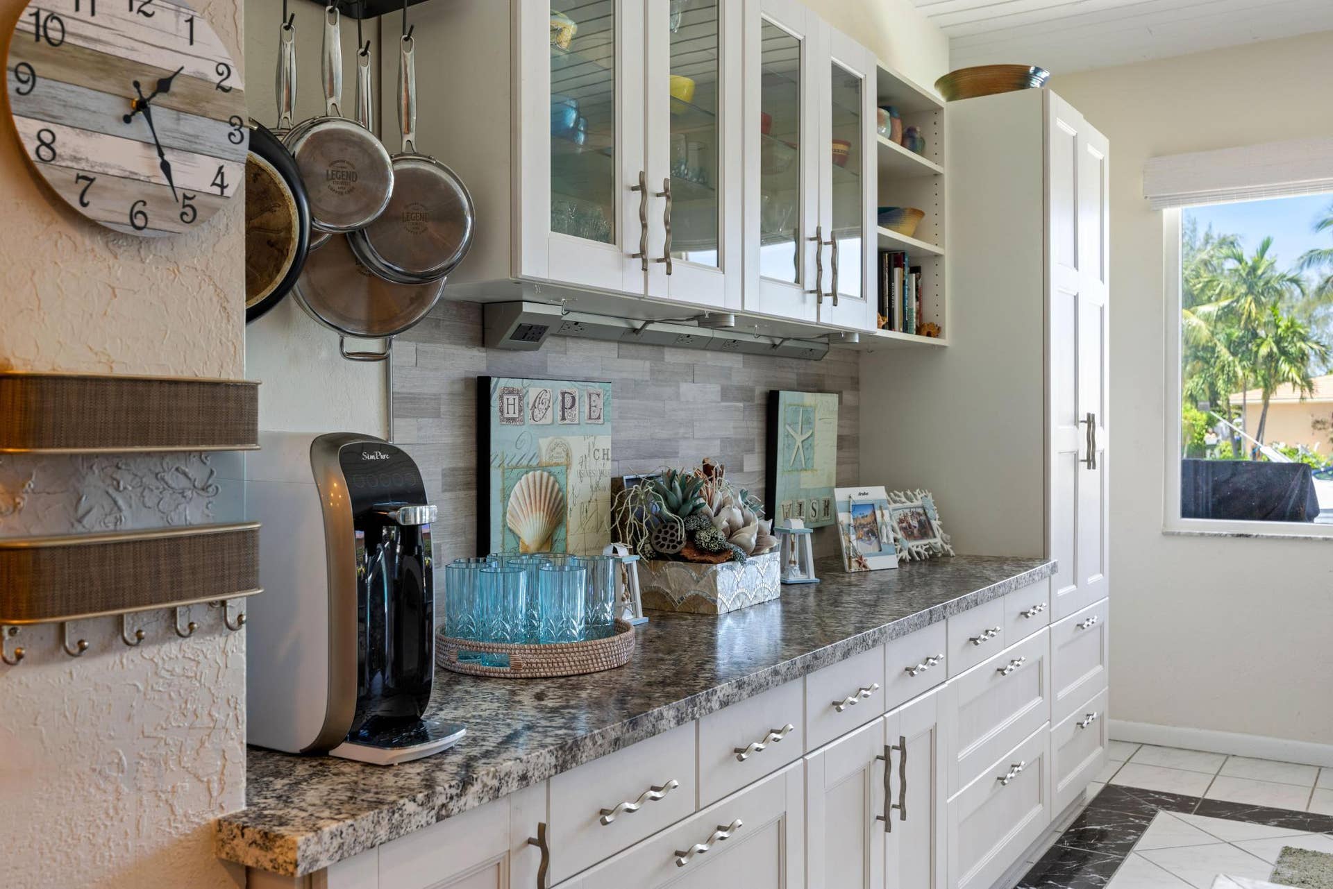 2851 NE 11TH Street, Pompano Beach, FL 33062 Kitchen