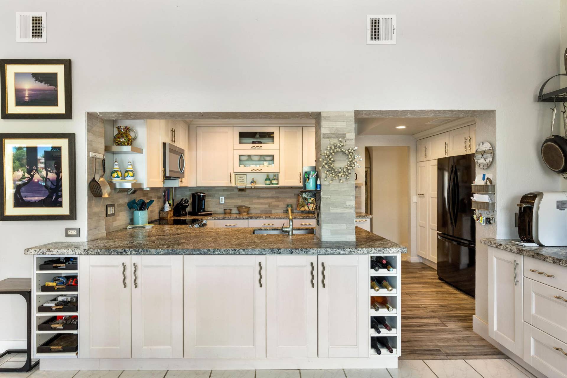 2851 NE 11TH Street, Pompano Beach, FL 33062 Kitchen