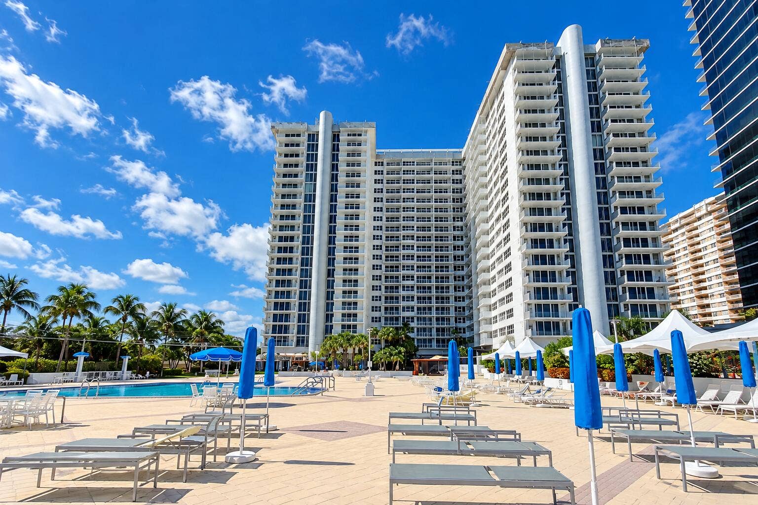 2030 S OCEAN Drive, #211, Hallandale Beach, FL 33009 Sunny Tropical Resort Pool Terrace