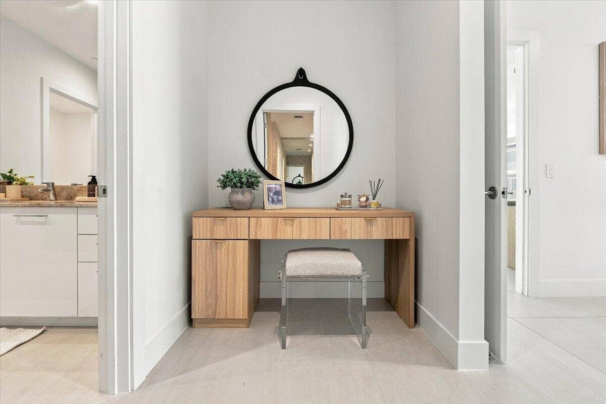 Owner's suite vanity