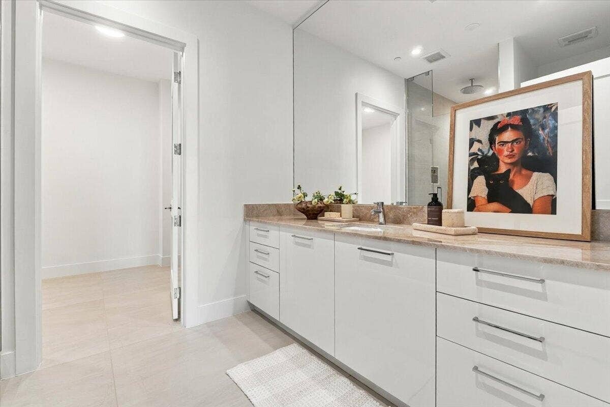 Owner's bath