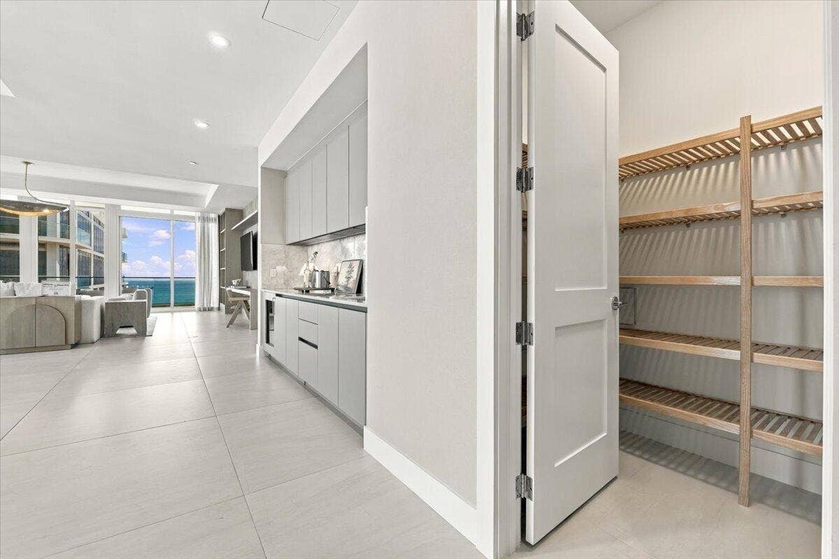 Wet bar and large pantry