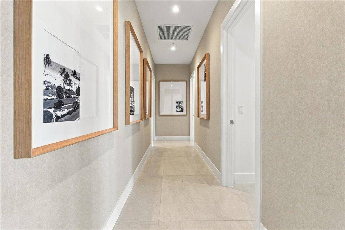 Foyer to guest suite